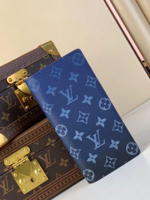 LV WALLET
