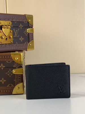 LV WALLET