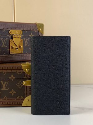 LV WALLET