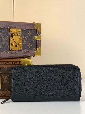 LV WALLET