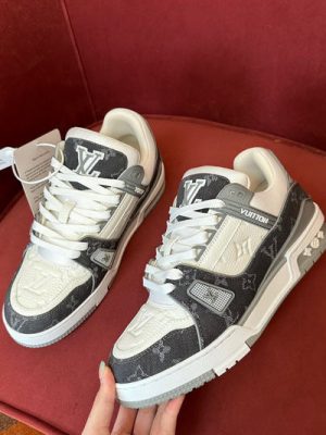 LV SNEAKER