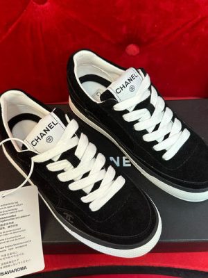 CHANEL SNEAKER