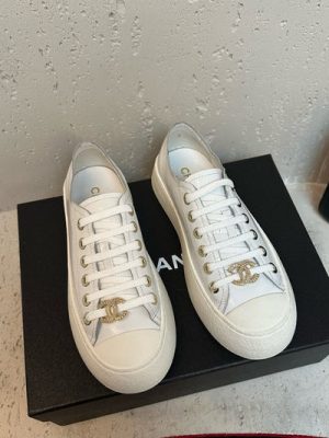 CHANEL SNEAKER