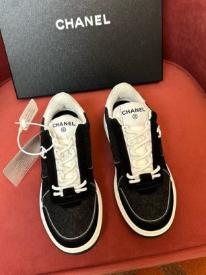 CHANEL SNEAKER
