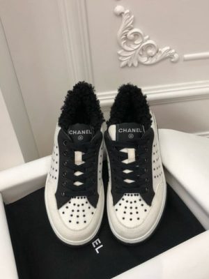 CHANEL SNEAKER