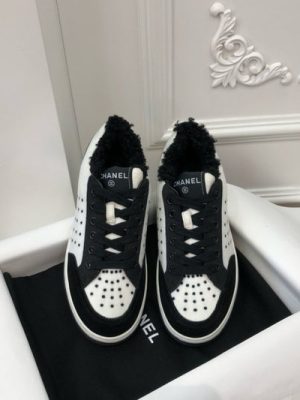 CHANEL SNEAKER