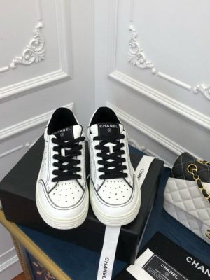 CHANEL SNEAKER