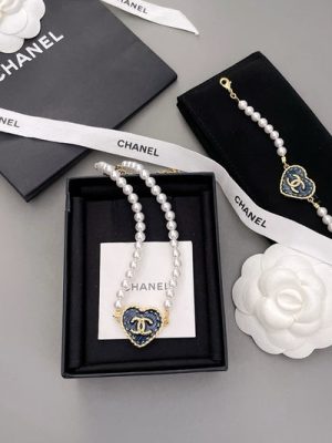 CHANEL NECKLACE