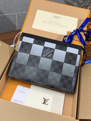 LV CLUTCH
