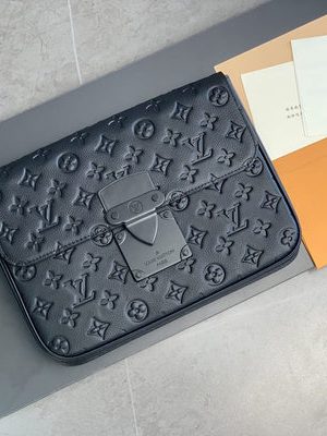 LV CLUTCH