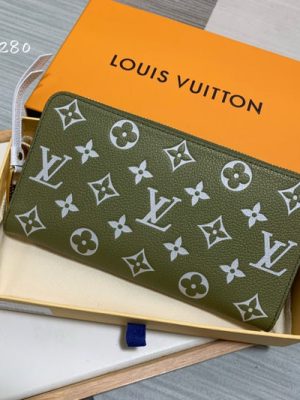 LV WALLET