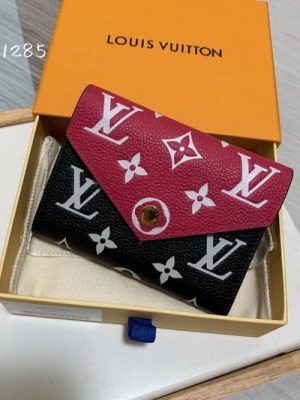 LV WALLET