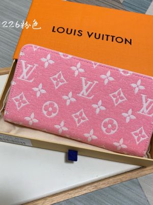 LV WALLET