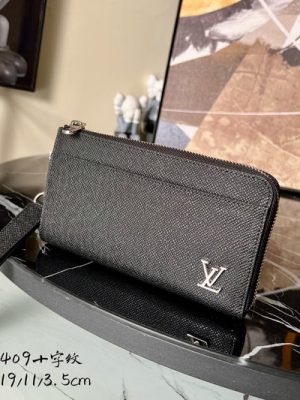 LV WALLET
