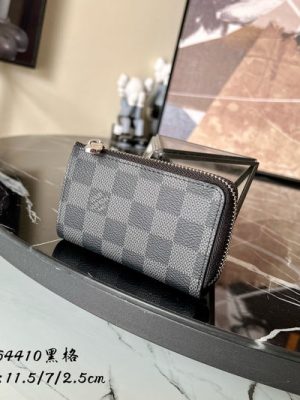 LV WALLET