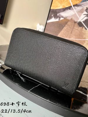 LV WALLET