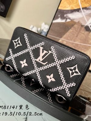 LV WALLET