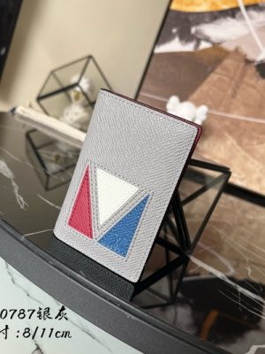 LV CARD HOLDER