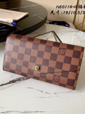 LV WALLET