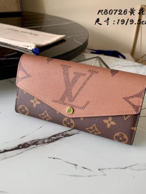 LV WALLET