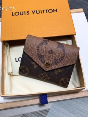 LV WALLET