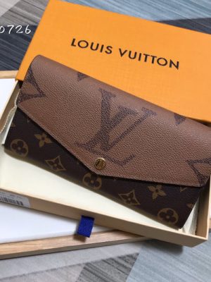LV WALLET