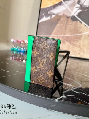 LV CARD HOLDER