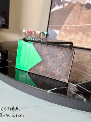 LV CARD HOLDER