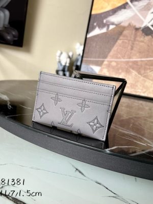LV CARD HOLDER