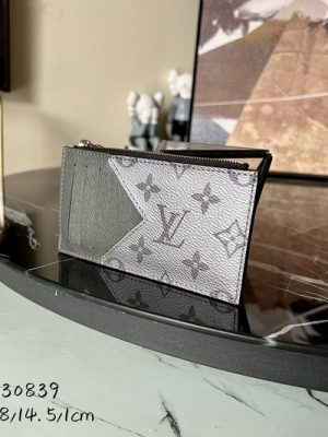 LV CARD HOLDER