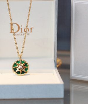 DIOR NECKLACE