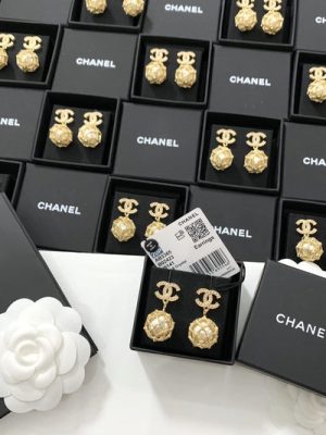 CHANEL EARRINGS
