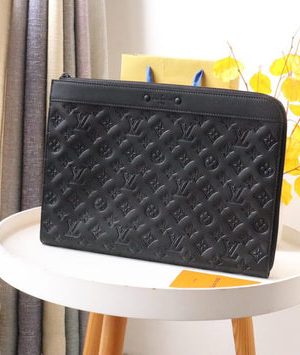 LV CLUTCH