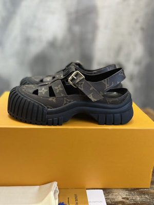 LV SANDAL