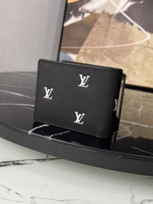 LV WALLET