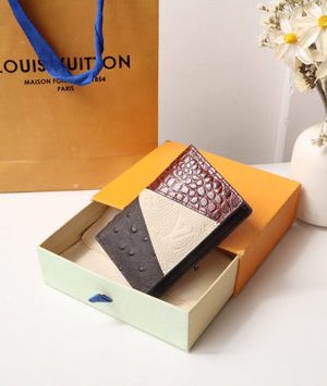 LV CARD HOLDER