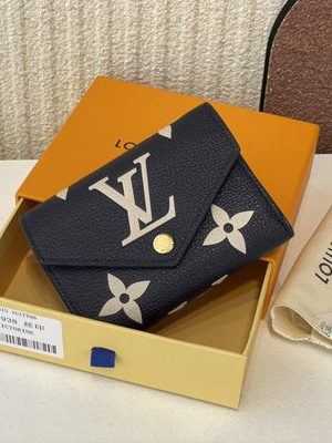 LV WALLET