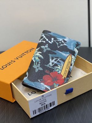 LV CARD HOLDER