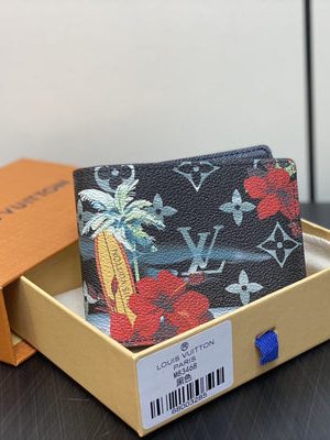 LV WALLET