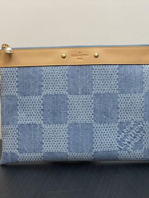 LV CLUTCH