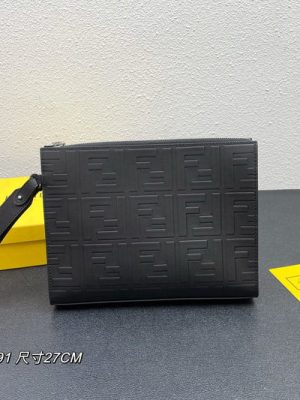 FENDI CLUTCH