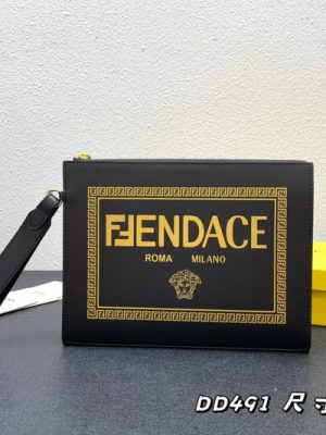 FENDI CLUTCH