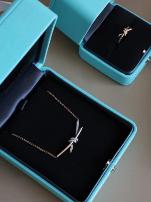 TIFFANY NECKLACE