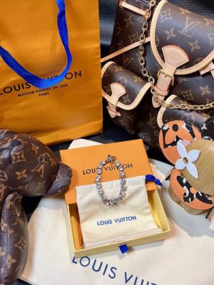 LV BRACELET