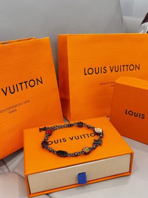 LV BRACELET