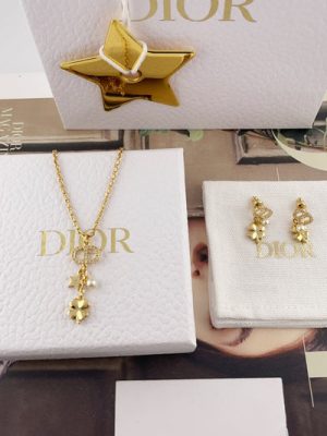 DIOR EARRINGS