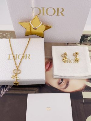 DIOR NECKLACE