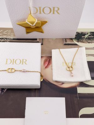 DIOR NECKLACE