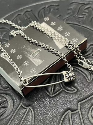 CH NECKLACE