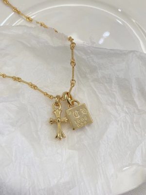 CH NECKLACE